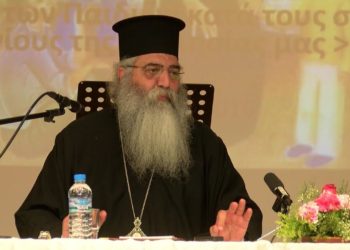 «Los homosexuales existen porque embarazadas tienen sexo anal» asegura un obispo