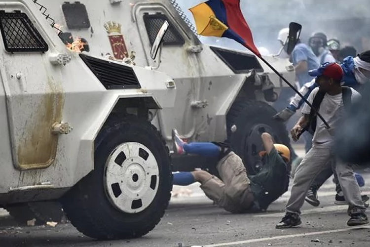 Bachelet culpa al gobierno de Maduro por violaciones de derechos humanos a gran escala