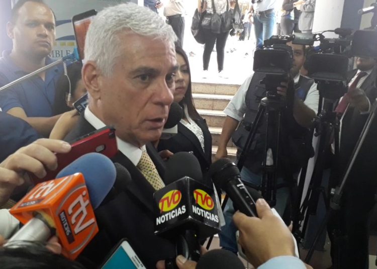 Diputado Parker: “No solo se trata de puyar un botón, es un tema de mucha responsabilidad”