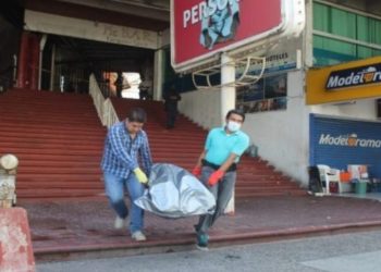 (VIDEO) Ataque armado dentro de un bar en Acapulco deja cinco muertos