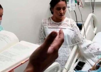 En plena agonía, hombre se casa desde cama de hospital y muere a las 2 horas