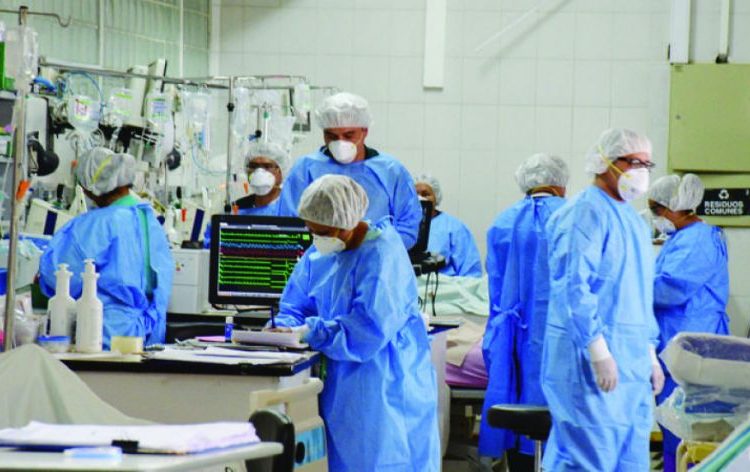 Identifican la enfermedad que causó la muerte de una doctora en Bolivia