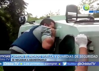 Camión blindado vuelca y guardias se negaban a abandonarlo hasta recibir orden de superiores