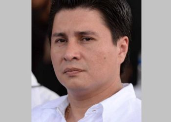 Renuncia el presidente de CEL, William Granadino