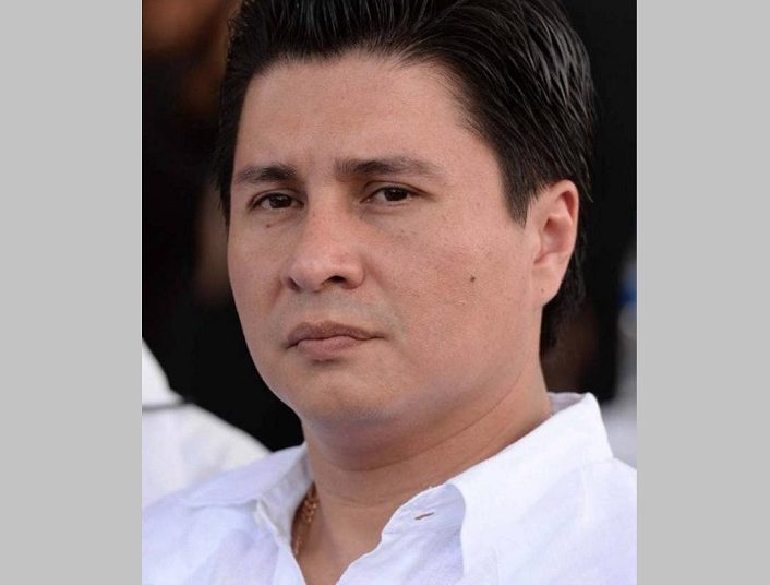 Renuncia el presidente de CEL, William Granadino