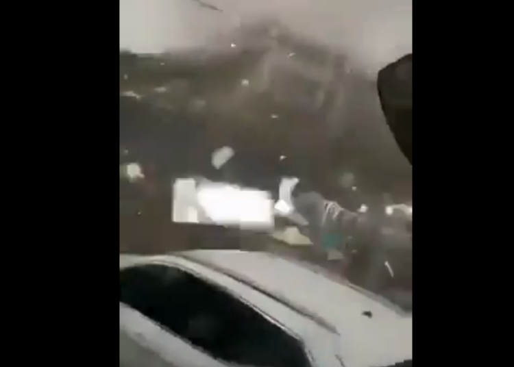 (VIDEO) Al menos seis muertos y 200 heridos por tornado en China