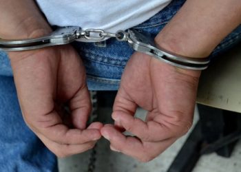 Capturan a transportista y un empleado de Aduanas por contrabando de mercadería