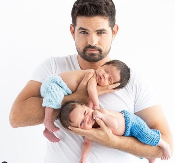 (Vídeo) Ferdinando Valencia se quebranta al hablar de la salud de su bebé