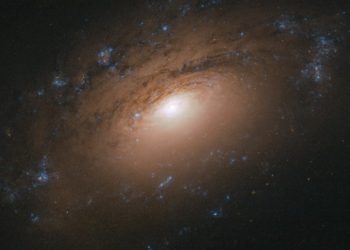 ‘Popurrí’ de partículas en galaxia son captadas por Telescopio Hubble