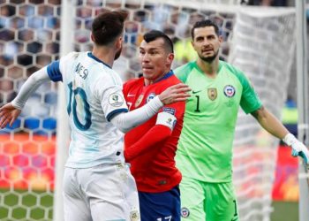 El chileno Gary Medel recibe sanción por tarjeta roja en Copa América