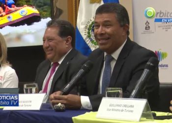 Honduras invita a los salvadoreños a vivir «las vacaciones más Chivas»