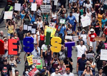 Fuertes protestas en Chicago por medidas migratorias de Trump
