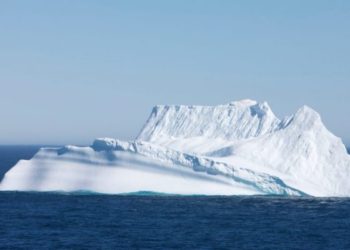 Un millonario emiratí planea remolcar un iceberg hasta el golfo de Omán para combatir la sequía