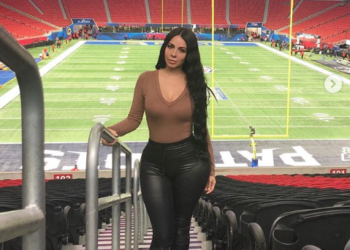 Presentadora deportiva Jimena Sánchez muestra sus pronunciadas curvas