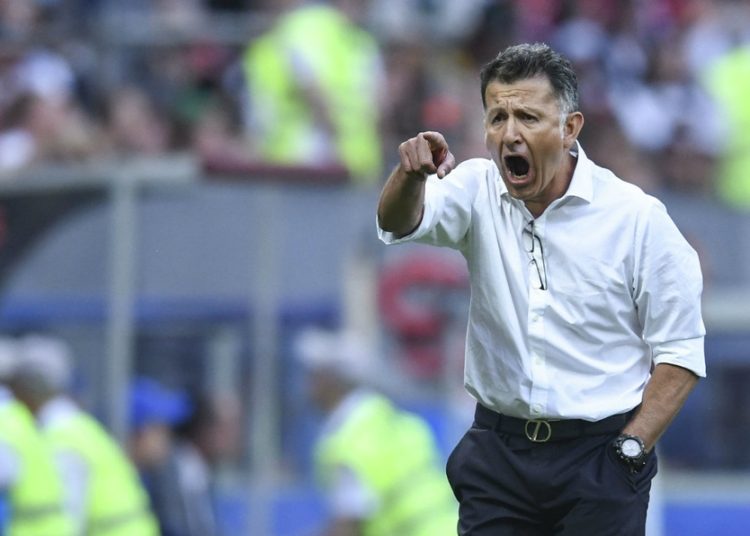 (VIDEO) Extécnico de la selección de México, enloquece y agrede a árbitro