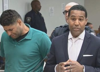 Padre de los gemelos fallecidos dentro de un vehículo se declara inocente y queda libre