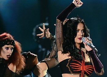 Katy Perry ganó 41 millones de dólares con «Dark Horse», según los abogados que la acusaron de plagio