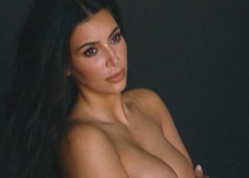 (VIDEO) Kim Kardashian muestra sus senos en Instagram
