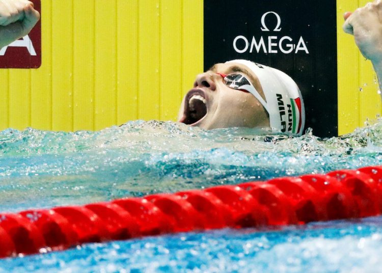 Nadador húngaro de 19 años rompe récord mundial de Michale Phelps de los 200 metros mariposa