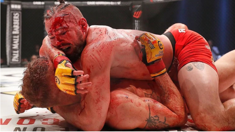 Suspenden pelea de MMA por el “baño de sangre” entre los contendientes