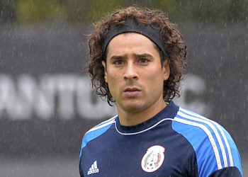 Presidente de Standard de Lieja lanza duras críticas a Guillermo Ochoa