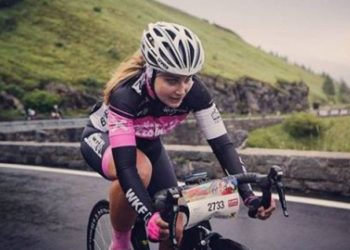 Hombre que odia a las mujeres atropella y secuestra a una ciclista a la que desnudó y ató a un sillón