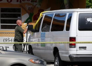 Muere niño de 2 años en una camioneta frente a guardería en Broward