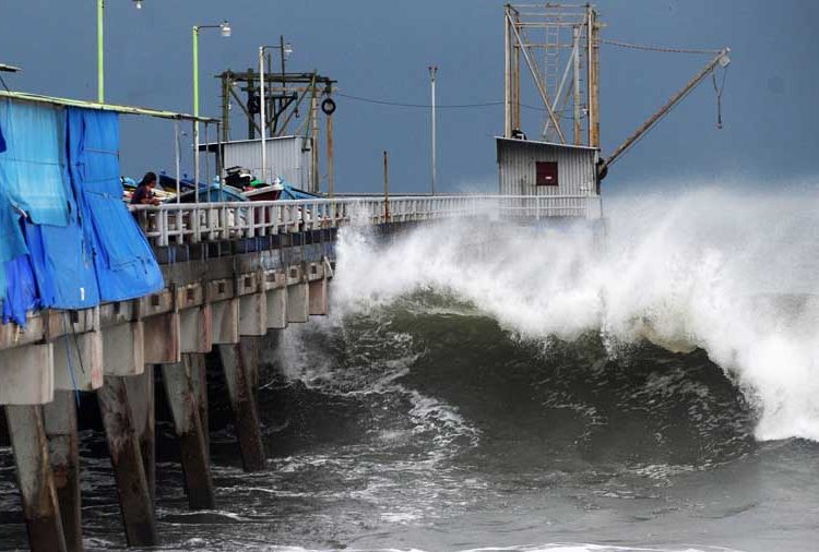 MARN advierte a pescadores y veraneantes sobre mar picado este fin de semana