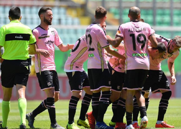 El Palermo podría desaparecer del fútbol italiano a causa de la deudas