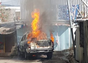 Mareros queman patrulla de la PNC en Santa Tecla