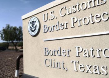 Revelan un segundo grupo secreto en Facebook de la Patrulla Fronteriza que se burla de los inmigrantes