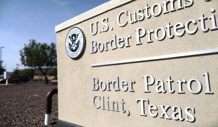 Revelan un segundo grupo secreto en Facebook de la Patrulla Fronteriza que se burla de los inmigrantes