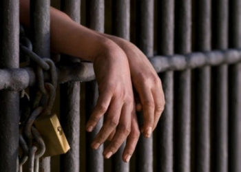 Cárcel para hombre que sustrajo $30 mil de ahorros de su esposa