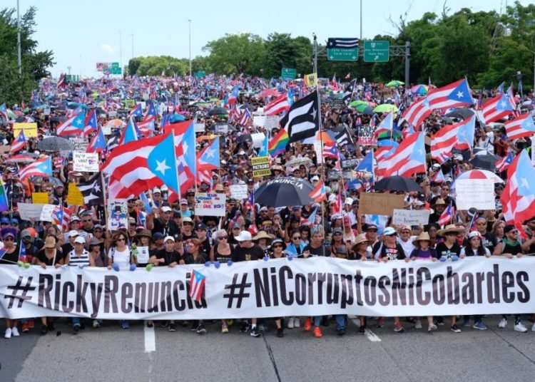 Puerto Rico clama la renuncia del gobernador Ricardo Rosselló por mensajes despectivo y homofóbicos