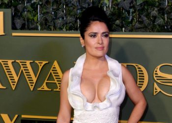 Fotografía de Salma Hayek en bikini muestra su belleza desde otro ángulo