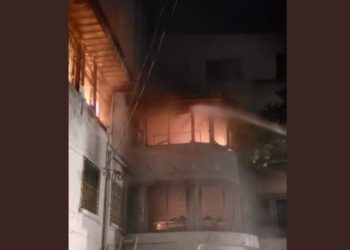 VIDEO | Se incendia tienda de ropa Shopping Center, sobre la Alameda Roseevelt