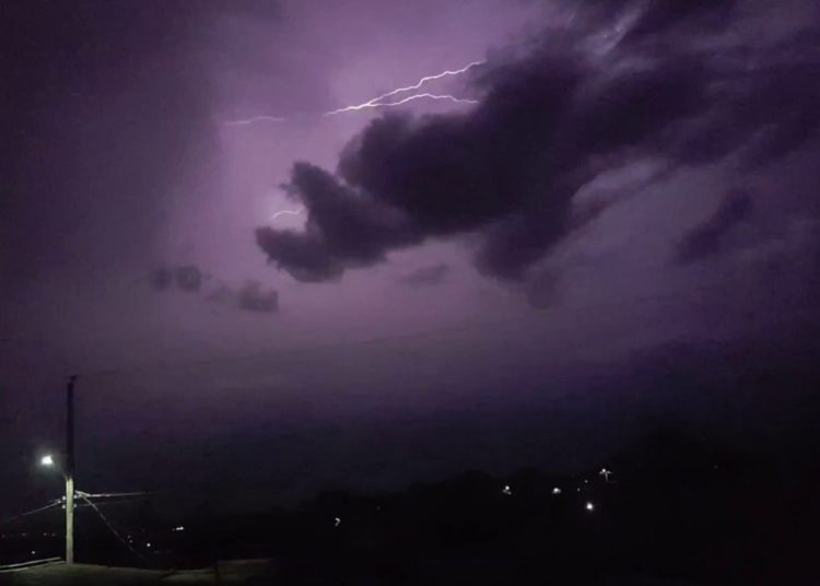 Este lunes se esperan tormentas eléctricas acompañadas de ráfagas de viento