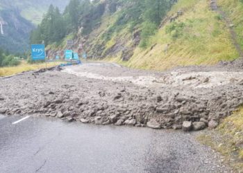(VIDEO) La etapa 19 del Tour de Francia suspendida por tormenta de granizo y deslaves