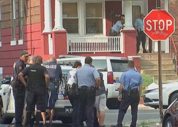 (VIDEO) Seis policías heridos dejó tiroteo durante un operativo antidrogas en Filadelfía