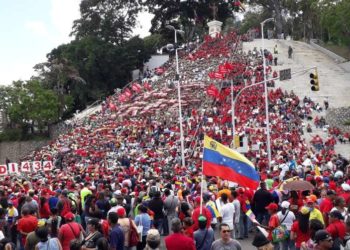 Venezolanos marchan en rechazo a las sanciones comerciales de EE.UU.