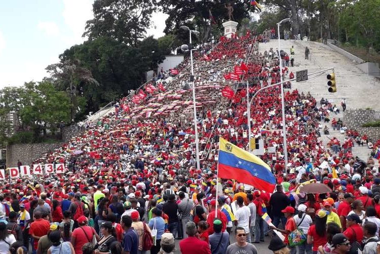 Venezolanos marchan en rechazo a las sanciones comerciales de EE.UU.
