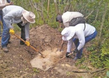 Hallan en México bolsas con más de 2 mil huesos de manos de adultos, adolescentes y niños