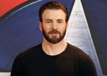 Chris Evans deja a un lado el traje del Capitán América para protagonizar nueva película de Netflix