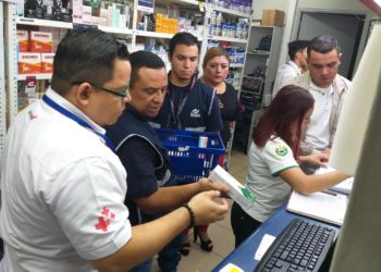 DNM y Defensoría del Consumidor verifican precios y almacenamiento de medicamentos