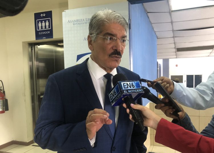 Norman Quijano: “Funes está apadrinado por un dictador”