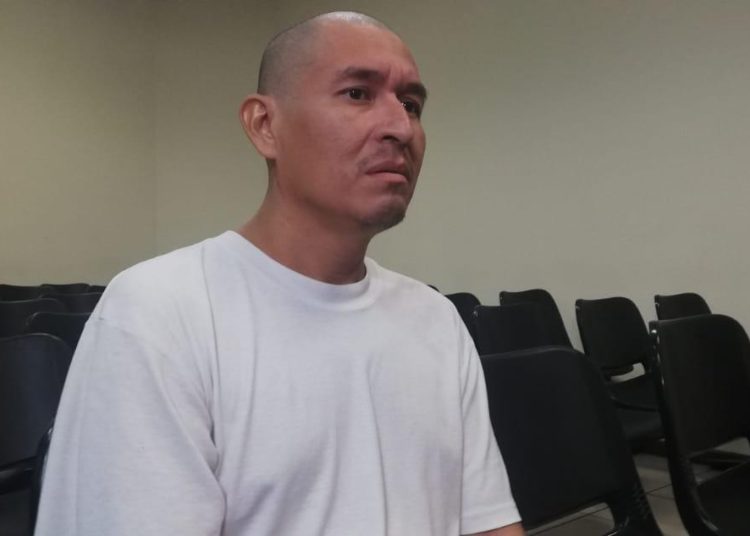 Suspenden audiencia preliminar contra Mario Huezo acusado del feminicidio de periodista Karla Turcios