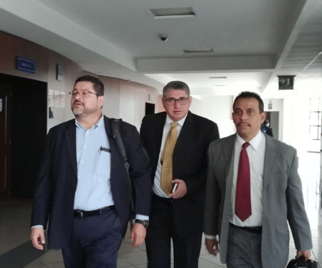 Instalan vista pública contra Nelson Rauda y Rodil Hernández por actos arbitrarios