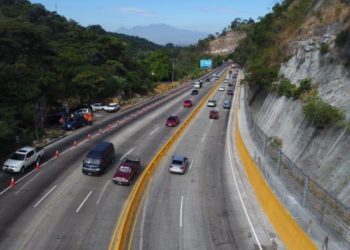 Diputado Godoy busca que transporte de carga no circule por carretera Los Chorros