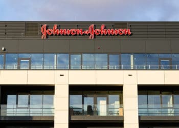 Johnson & Johnson condenada a pagar $572 millones por su papel en la crisis de analgésicos adictivos