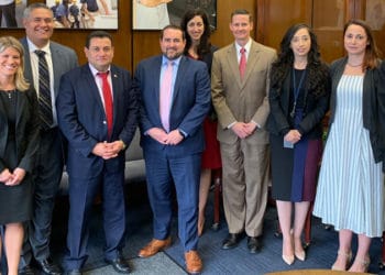 Ministro de Trabajo busca facilitar empleos legales en EE.UU.